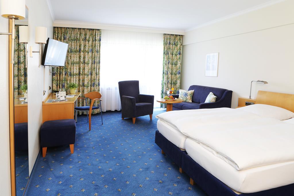 Flair Hotel Dobrachtal Кулмбах Екстериор снимка