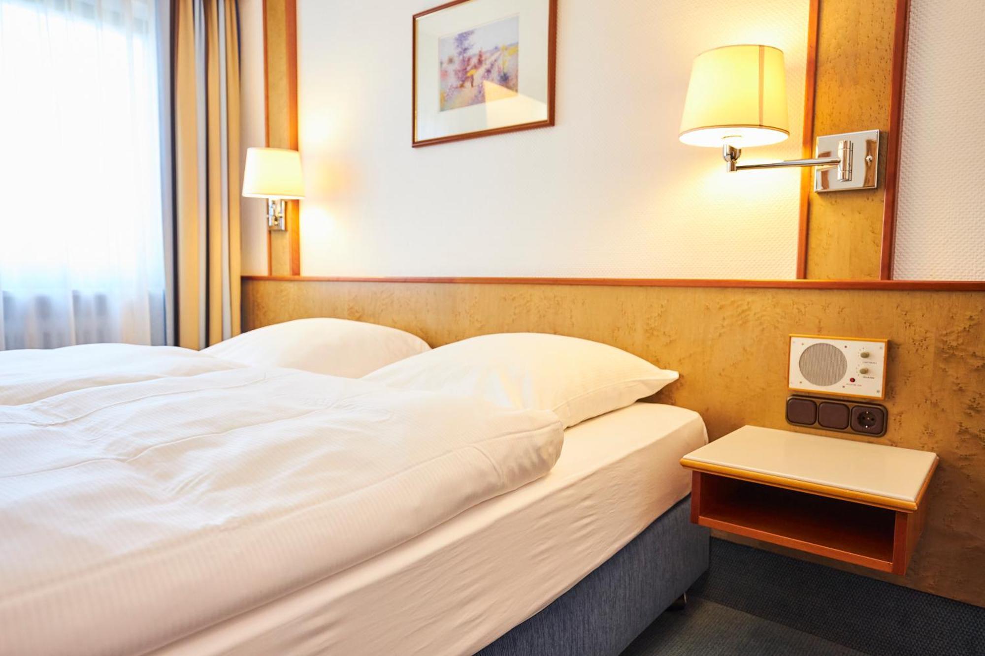 Flair Hotel Dobrachtal Кулмбах Екстериор снимка