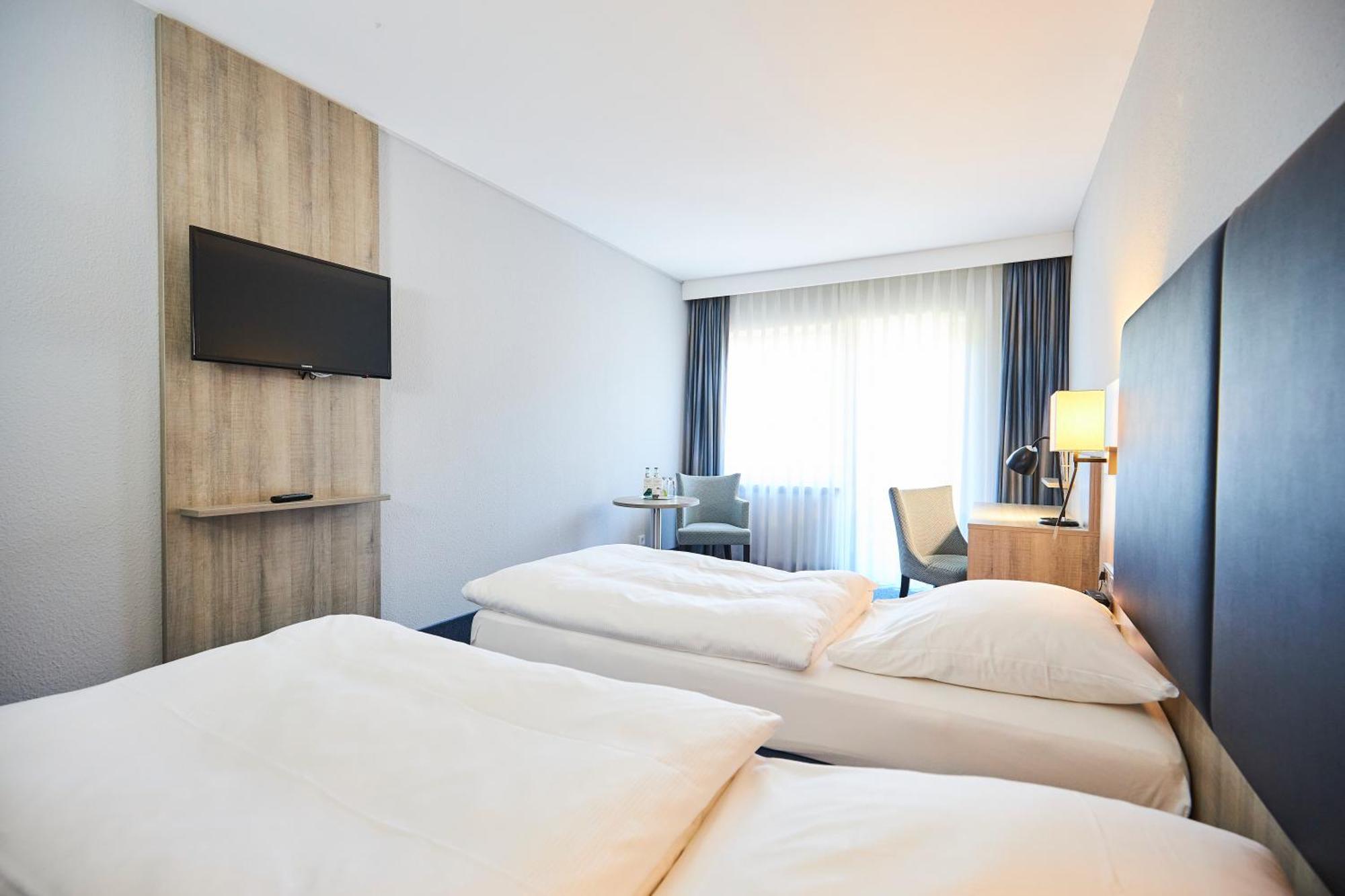 Flair Hotel Dobrachtal Кулмбах Екстериор снимка